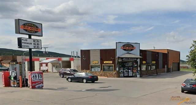 The Pit Stop: 8034 Stagestop Rd, Summerset, SD 57718